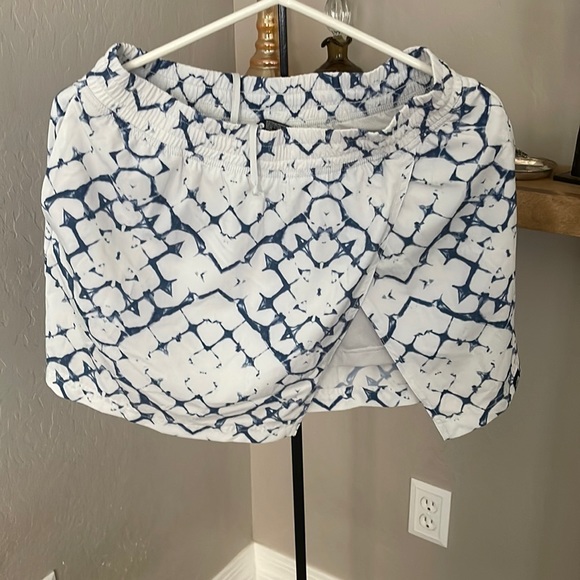 The North Face skirt with built-in short. Blue/Gray sz med. in NWOT tie waist - Picture 1 of 7